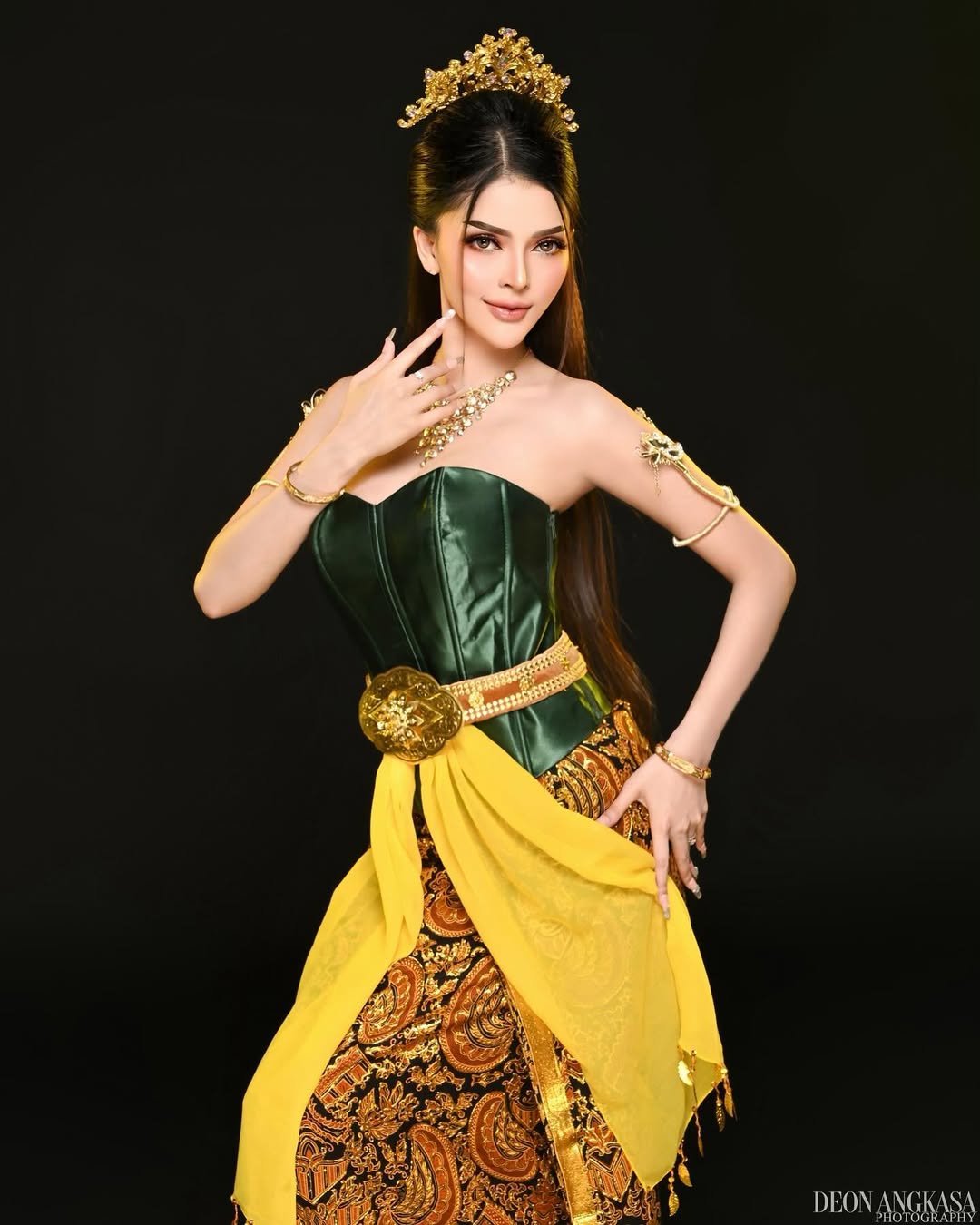 Astrid Angel mantan asisten Hotman Paris (2)